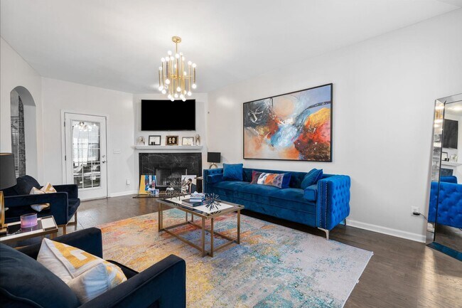 Building Photo - 7911 Pinefrost Ln