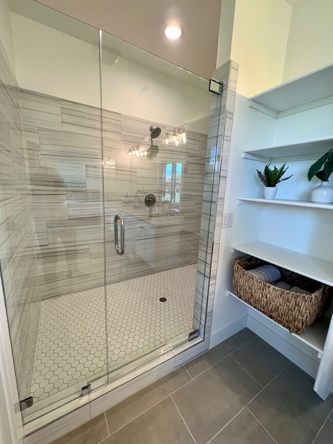 Building Photo - 107 Golf Vw Dr