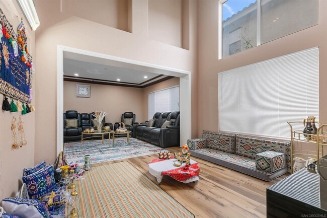 Building Photo - 10394 Valley Waters Dr