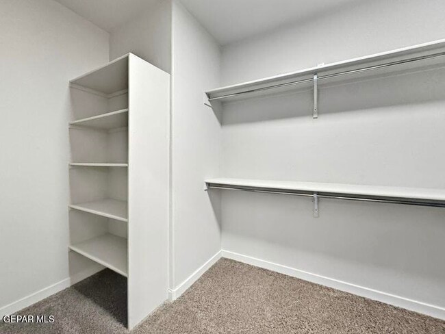 Building Photo - 12622 Amesbury