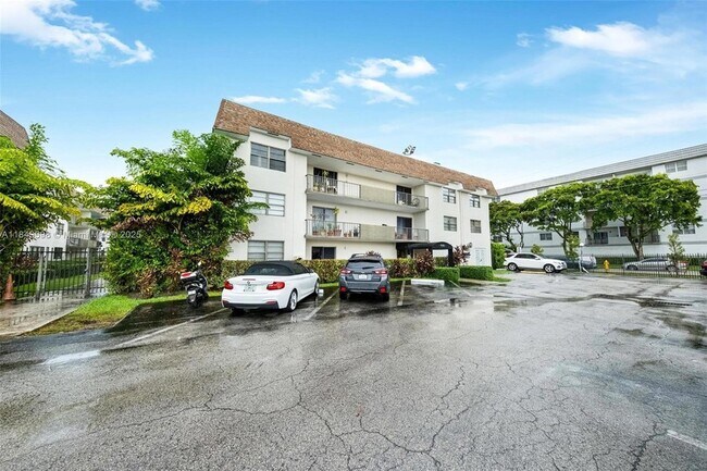 Building Photo - 9020 NE 8th Ave