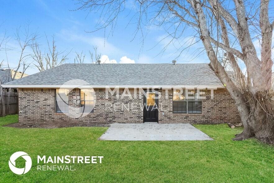 Building Photo - 2705 Fairfield Dr