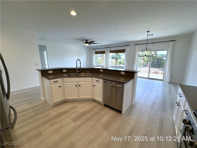 Building Photo - 2335 Meteor Shower St