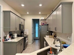 Building Photo - 4144 Greenway Dr