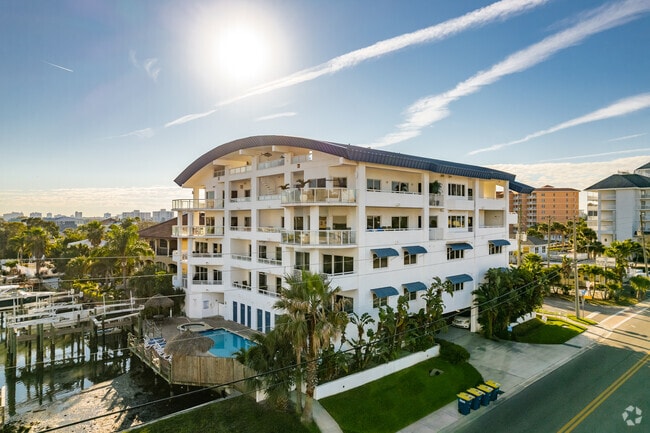 100 Bayside Dr Clearwater Beach, FL - Sun West Palms