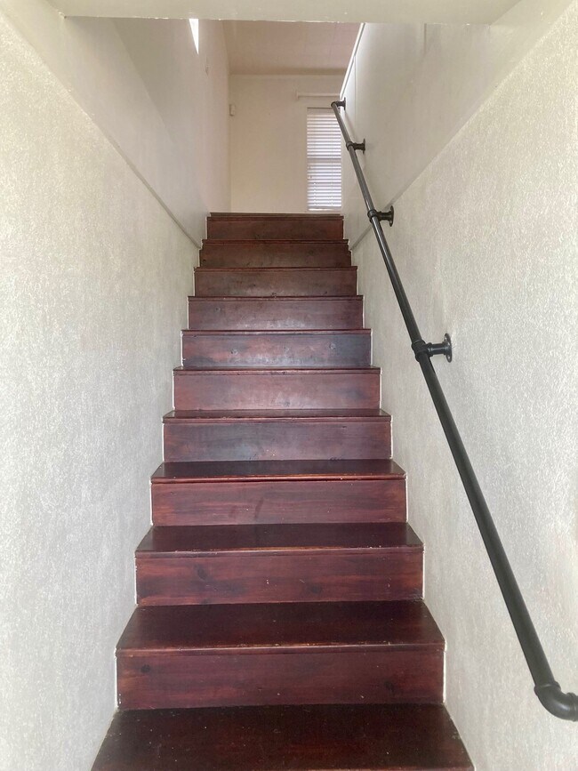 Building Photo - 6927 Avenue O