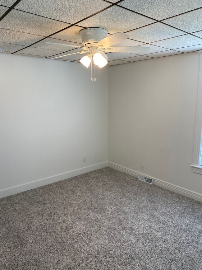 Building Photo - 914 S 2nd St