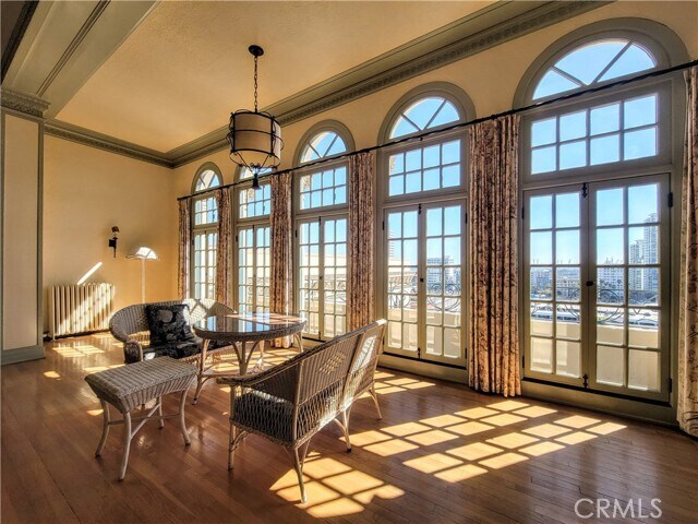 Building Photo - 315 W 3rd St