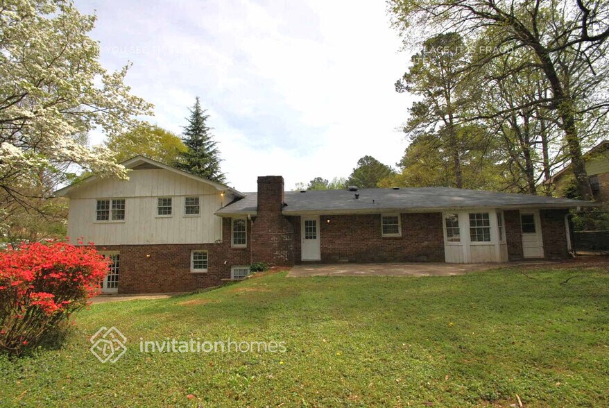 Building Photo - 3098 St Helena Dr