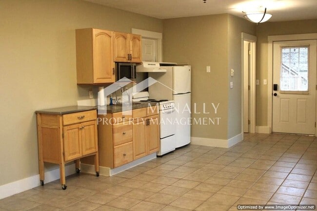 Building Photo - Cozy Studio Apartment with Patio