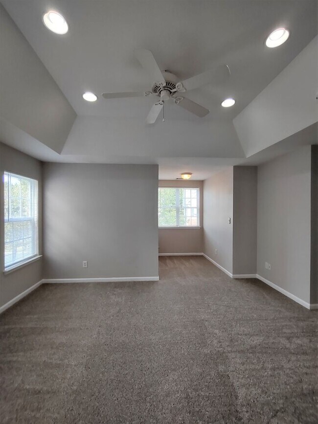 Building Photo - Beautiful Home located in the McCoy Crossing Community!