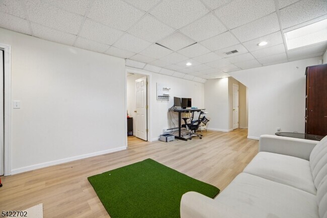 Building Photo - 21 Grove St