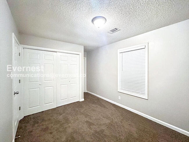 Building Photo - 5920 Catawba Way