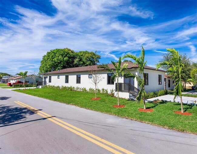 Building Photo - 601 NW 3rd Ave