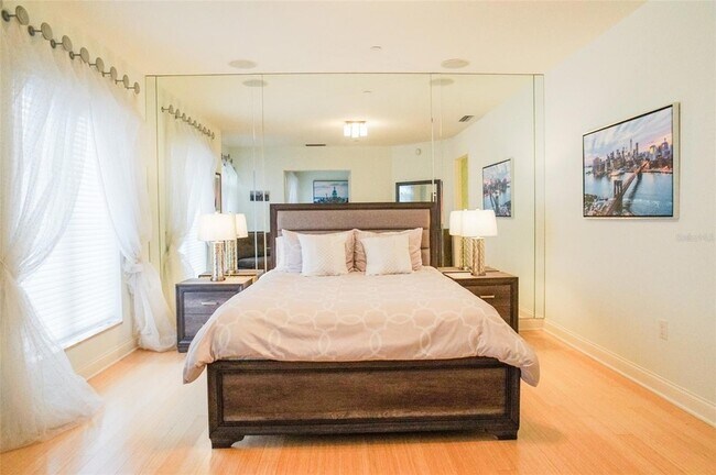 Building Photo - 505 Mandalay Ave