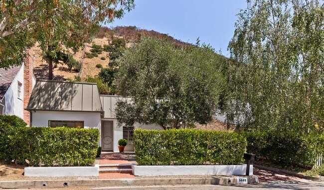 Building Photo - 1448 N Beverly Dr