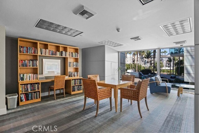 Building Photo - 13600 Marina Pointe Dr