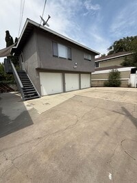 Building Photo - Charming 1 Bed, 1 Bath – Steps from the Or...