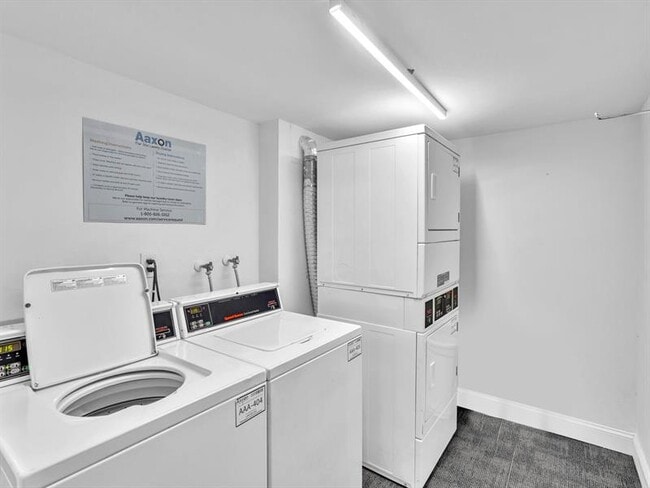 Building Photo - 5100 Dupont Blvd