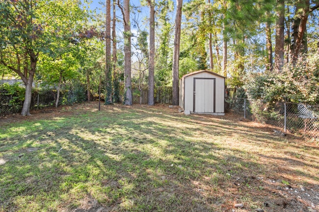 Building Photo - 7127 Gatewood Dr