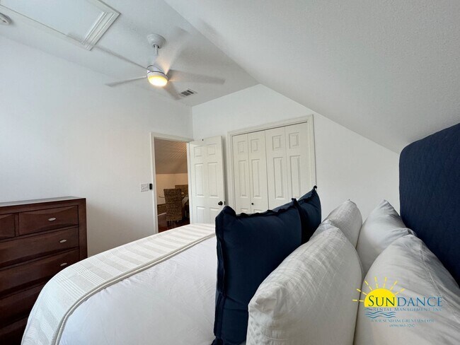 Building Photo - Exceptional Opportunity: Main Home plus Ga...