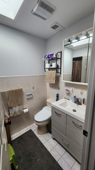 ensuite Bathroom - 30 Milton Ave
