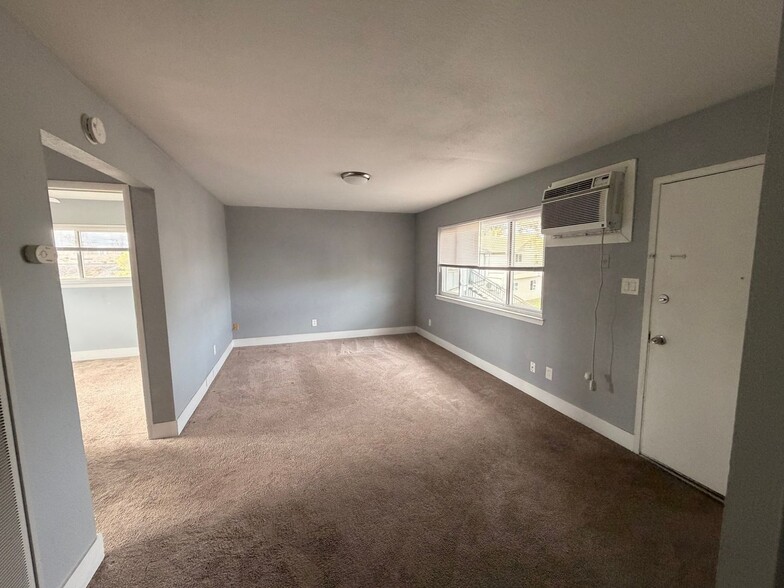 Building Photo - 1298 W Capitol Ave