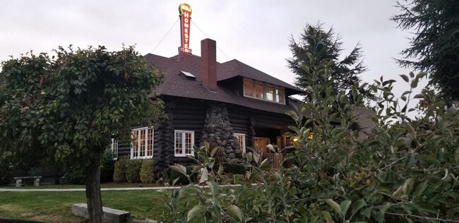 Building Photo - 2428 Alki Ave SW