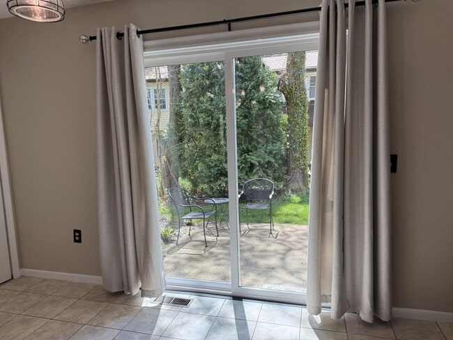 Building Photo - 2500 Cleveland Rd