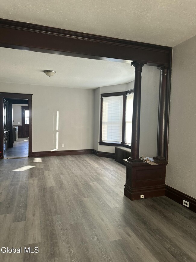 Building Photo - 312 5th Ave