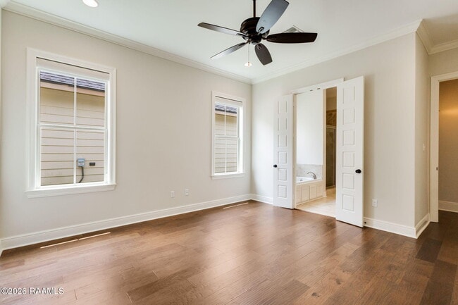 Building Photo - 405 S Montauban Dr