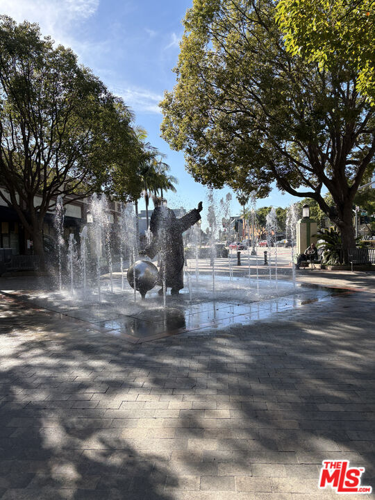 Building Photo - 4181 Lincoln Ave