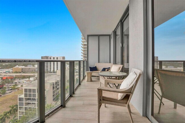 Building Photo - 121 NE 34th St