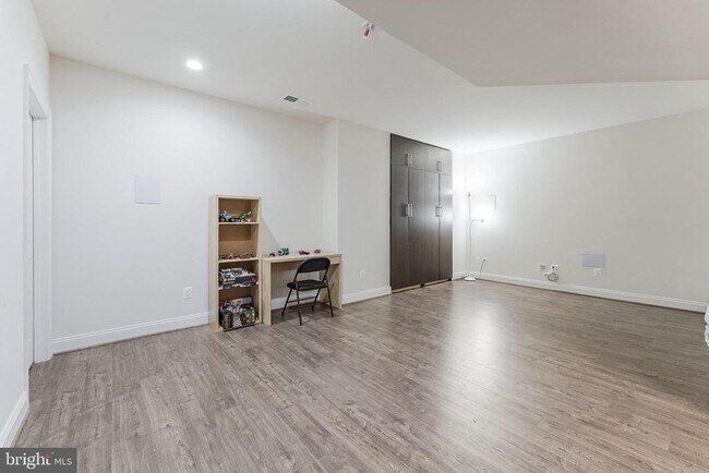 Building Photo - 22507 Bowens Wharf Pl
