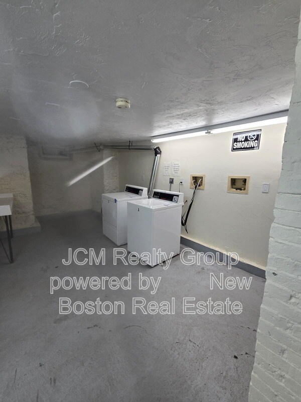 Building Photo - 40 Winthrop St