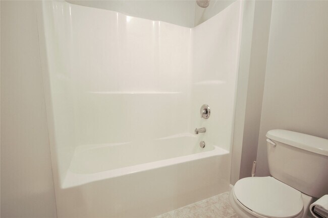 Building Photo - 236 Countryshire Dr