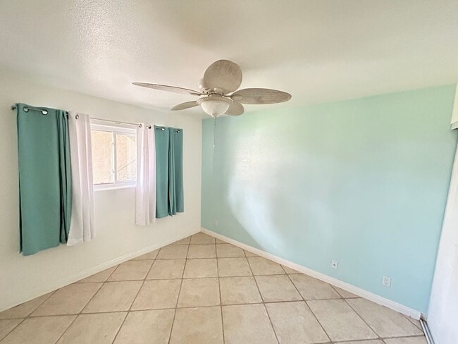 Building Photo - Beautiful Ocean Front Condo
