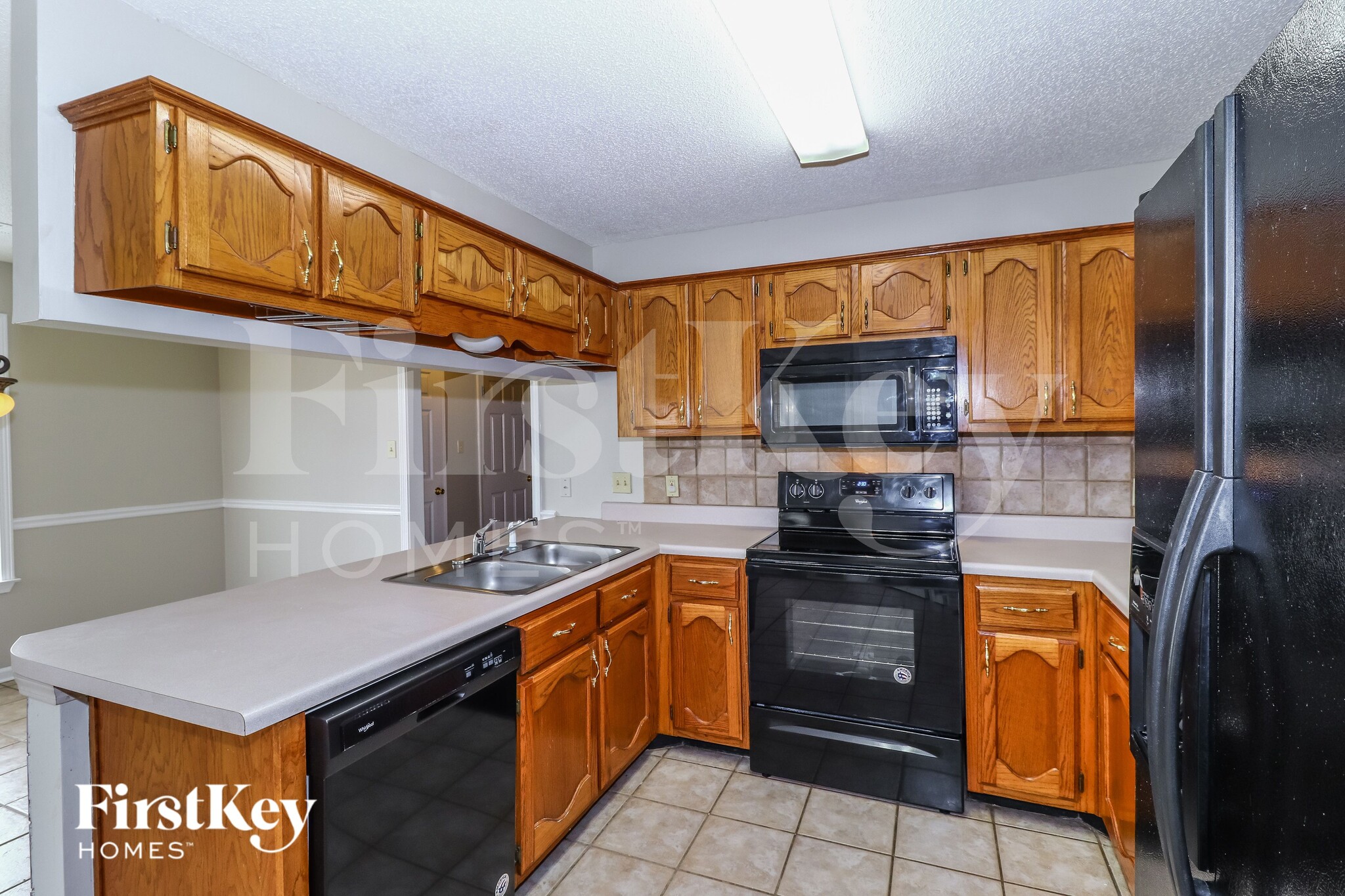 Building Photo - 9689 Kingsridge Dr