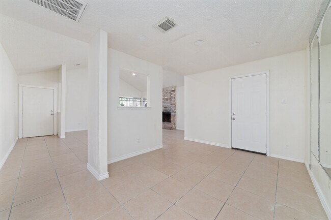 Building Photo - 5711 Longforest Dr