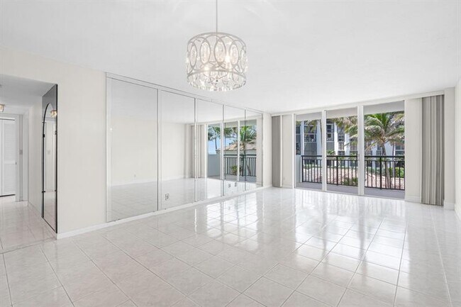 Building Photo - 1149 Hillsboro Mile