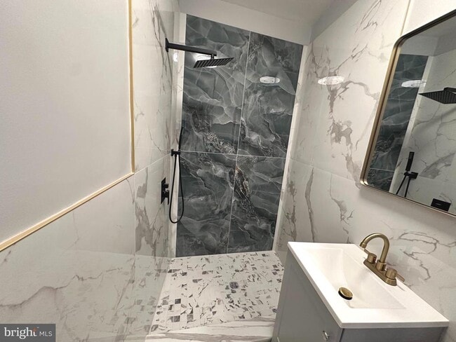 Building Photo - 909 S 8th St