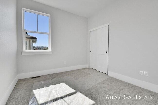Building Photo - 6645 W 52nd Dr