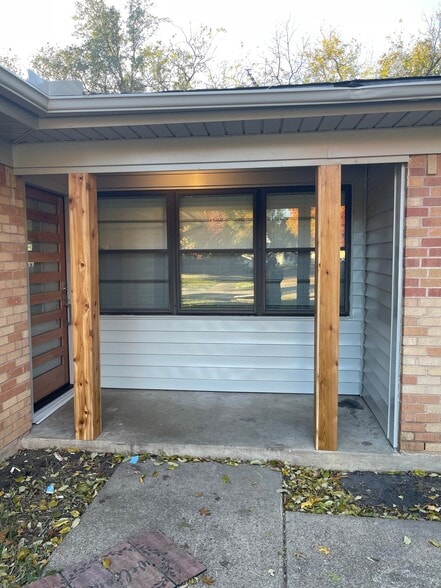 Building Photo - 12035 Sunland St