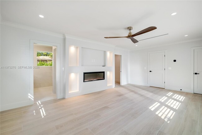 Building Photo - 600 San Antonio Ave