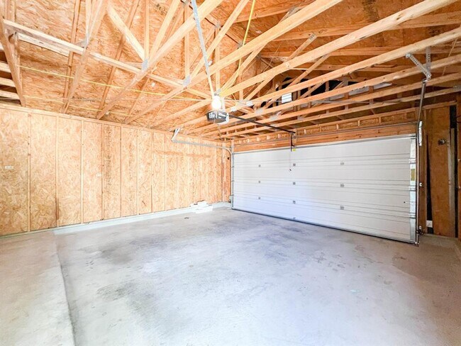 Building Photo - 921 Heritage Springs Trail