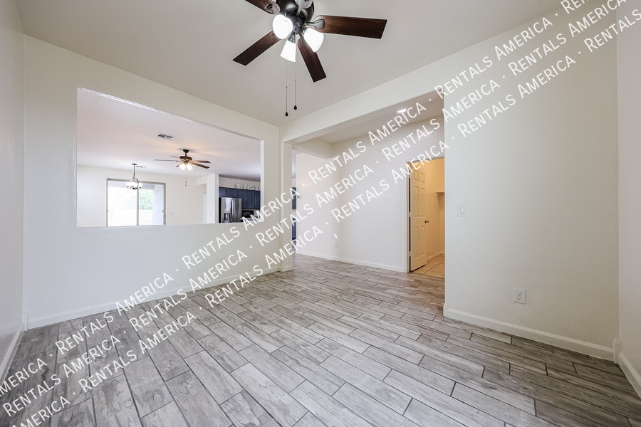 Building Photo - 9820 W Sanna St