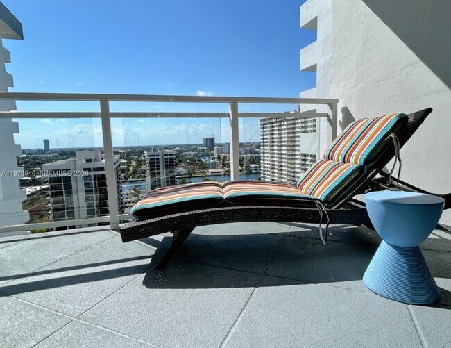 Building Photo - 2030 S Ocean Dr