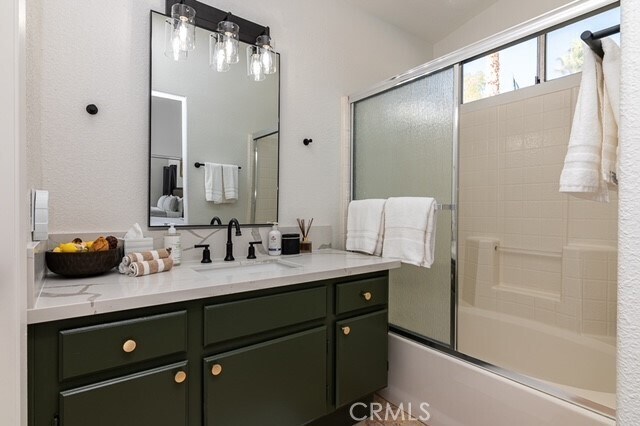 Building Photo - 9574 Vía Real