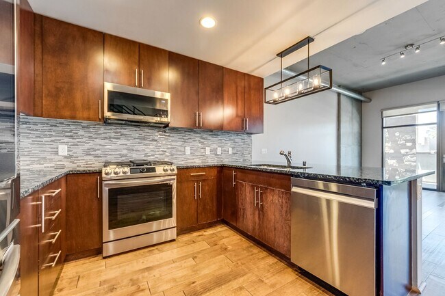 Building Photo - 353 E Bonneville Ave