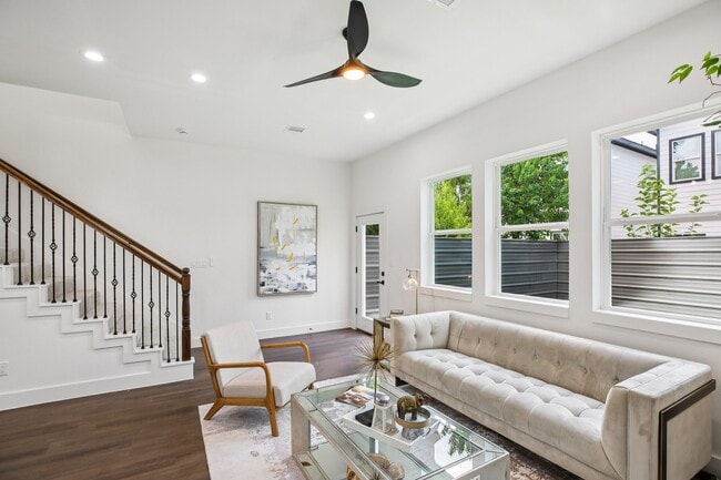 Building Photo - 6739 Liverpool St